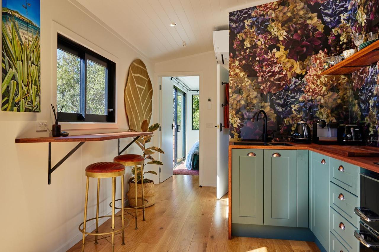 Hapuku River Terrace A Eco Tiny House Escape カイコウラ エクステリア 写真
