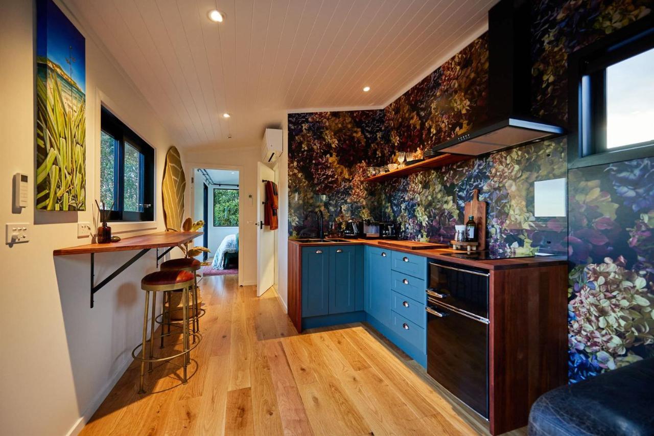 Hapuku River Terrace A Eco Tiny House Escape カイコウラ エクステリア 写真
