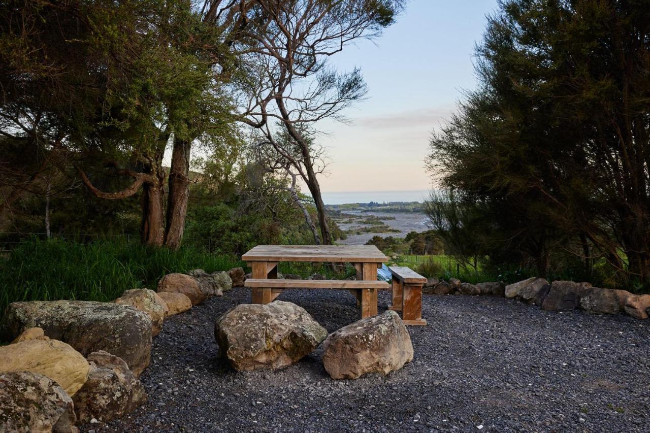 Hapuku River Terrace A Eco Tiny House Escape カイコウラ エクステリア 写真