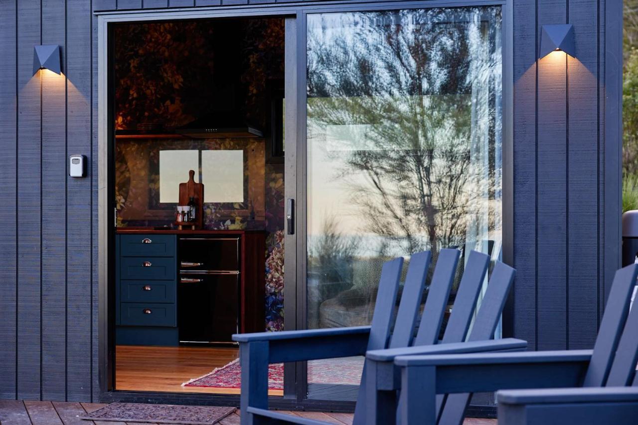 Hapuku River Terrace A Eco Tiny House Escape カイコウラ エクステリア 写真