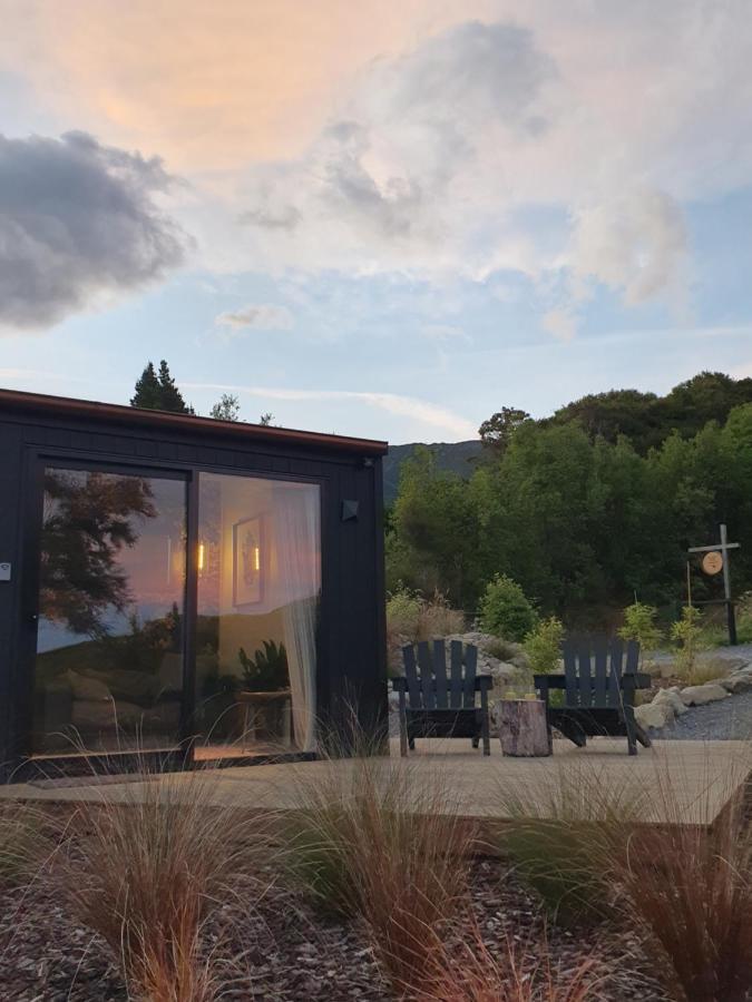 Hapuku River Terrace A Eco Tiny House Escape カイコウラ エクステリア 写真